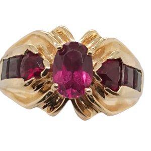 14 Karat Yellow Gold and Garnet Estate Ring
